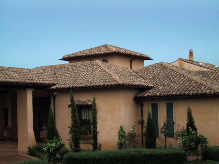 Curved Lucentum Roof Tile